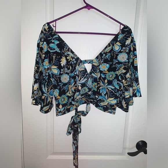 BALBOA Fashion Flowly Floral Tie Back Crop Top - M/L - Picture 2 of 5